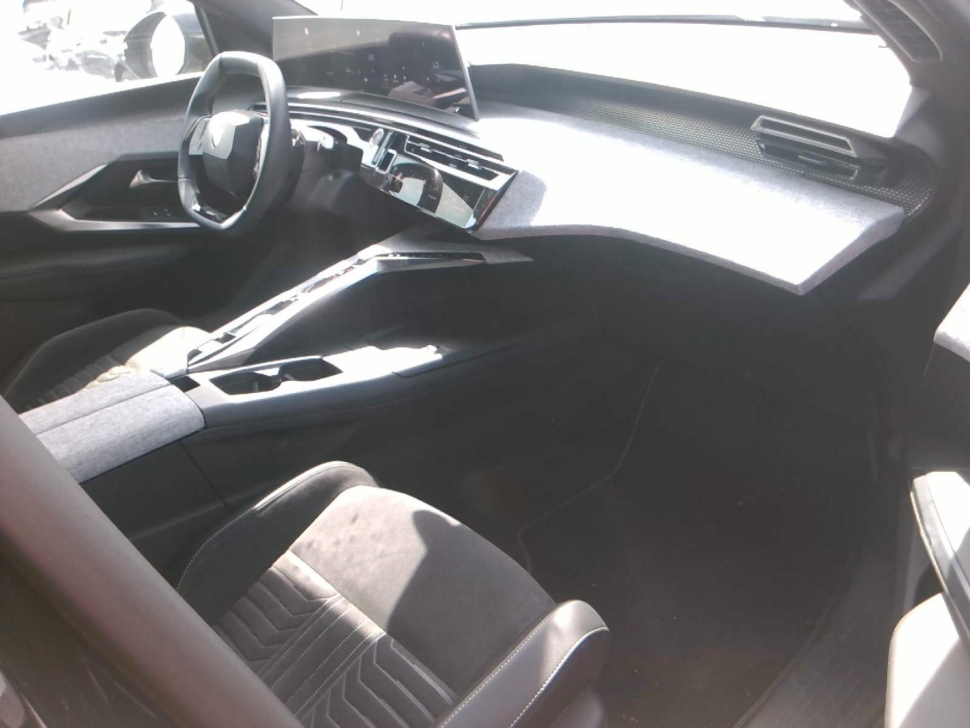 Peugeot 3008 Hybrid 136 e-DCS6 GT 2025