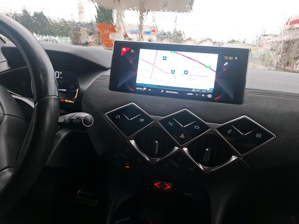 DS DS3 Crossback BlueHDi 130 EAT8 Performance Line+ 2023