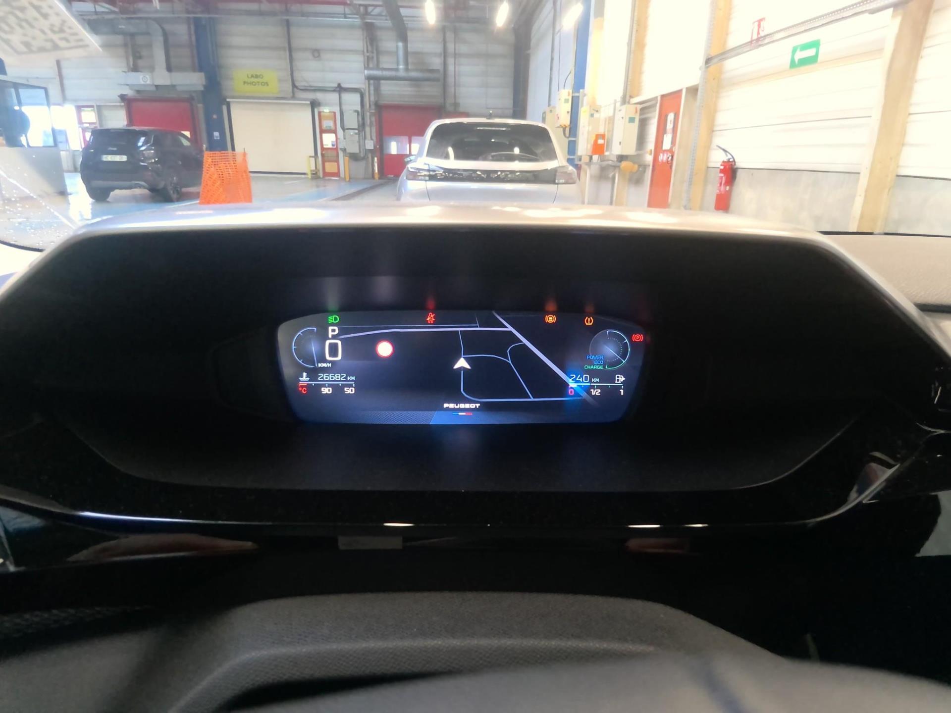 Peugeot 308 Hybrid 136 e-DCS6 Style 2025