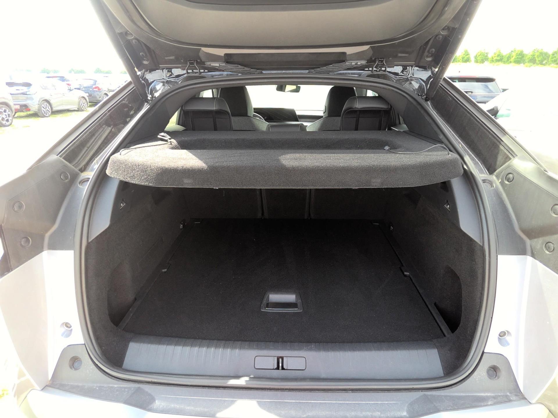 Peugeot 3008 Hybrid 136 e-DCS6 GT 2024