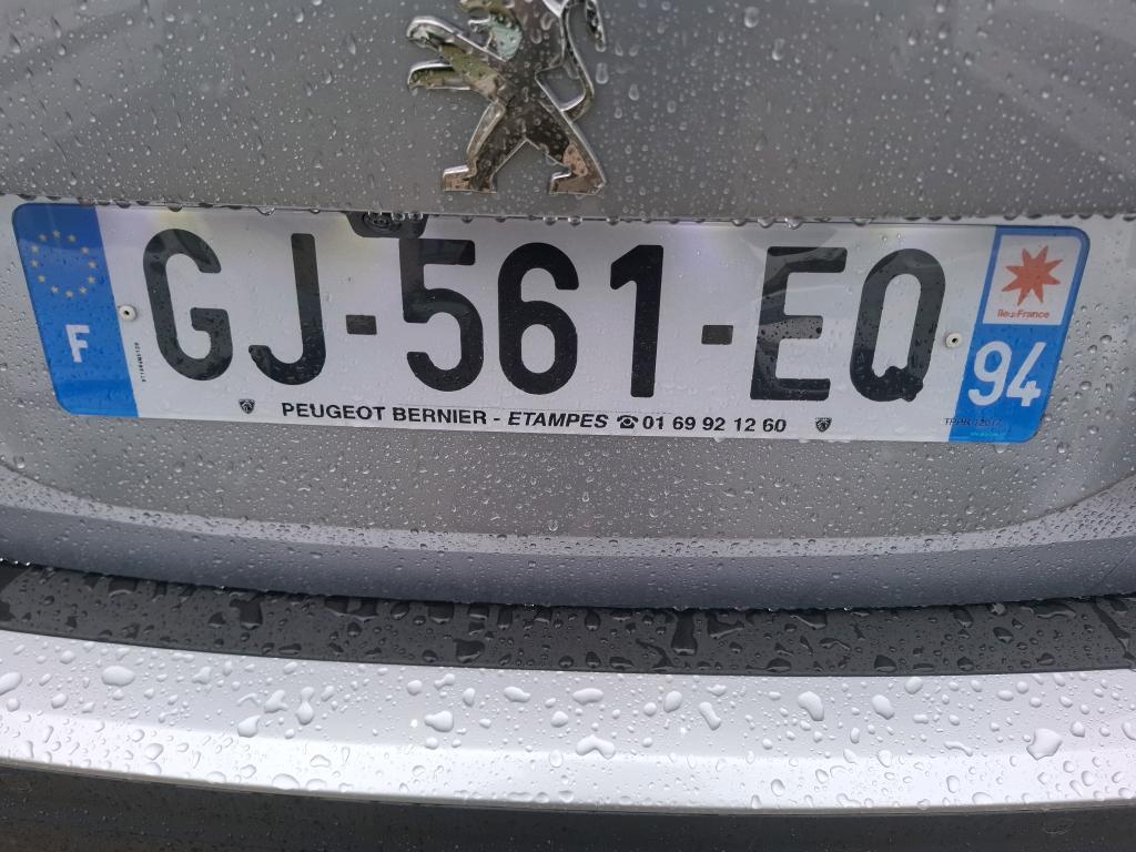 Peugeot 2008 BlueHDi 130 S&S EAT8 Allure 2022