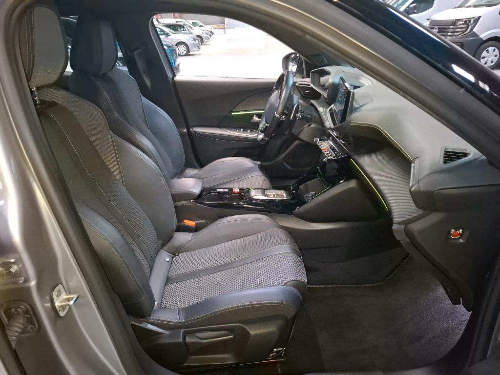 Peugeot 2008 PureTech 130 S&S EAT8 GT 2022