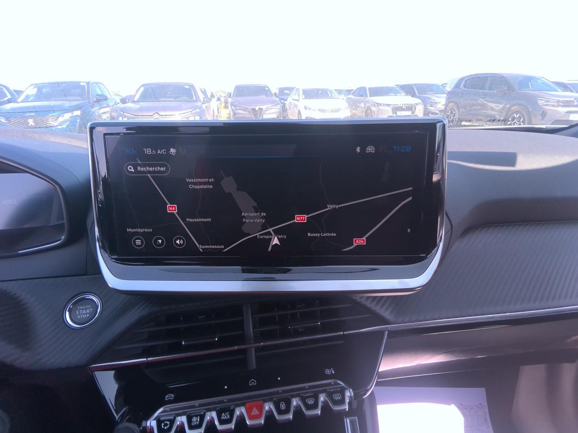 Peugeot 2008 Hybrid 145 e-DCS6 Allure 2025