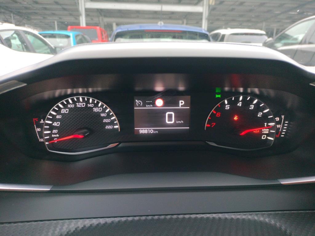 Peugeot 2008 BlueHDi 130 S&S EAT8 Allure 2021