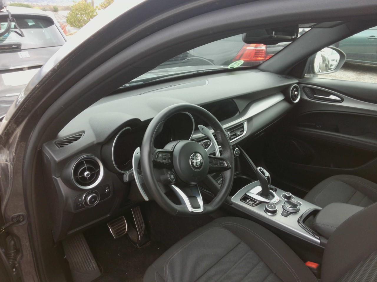 Foto Alfa Romeo Stelvio 3