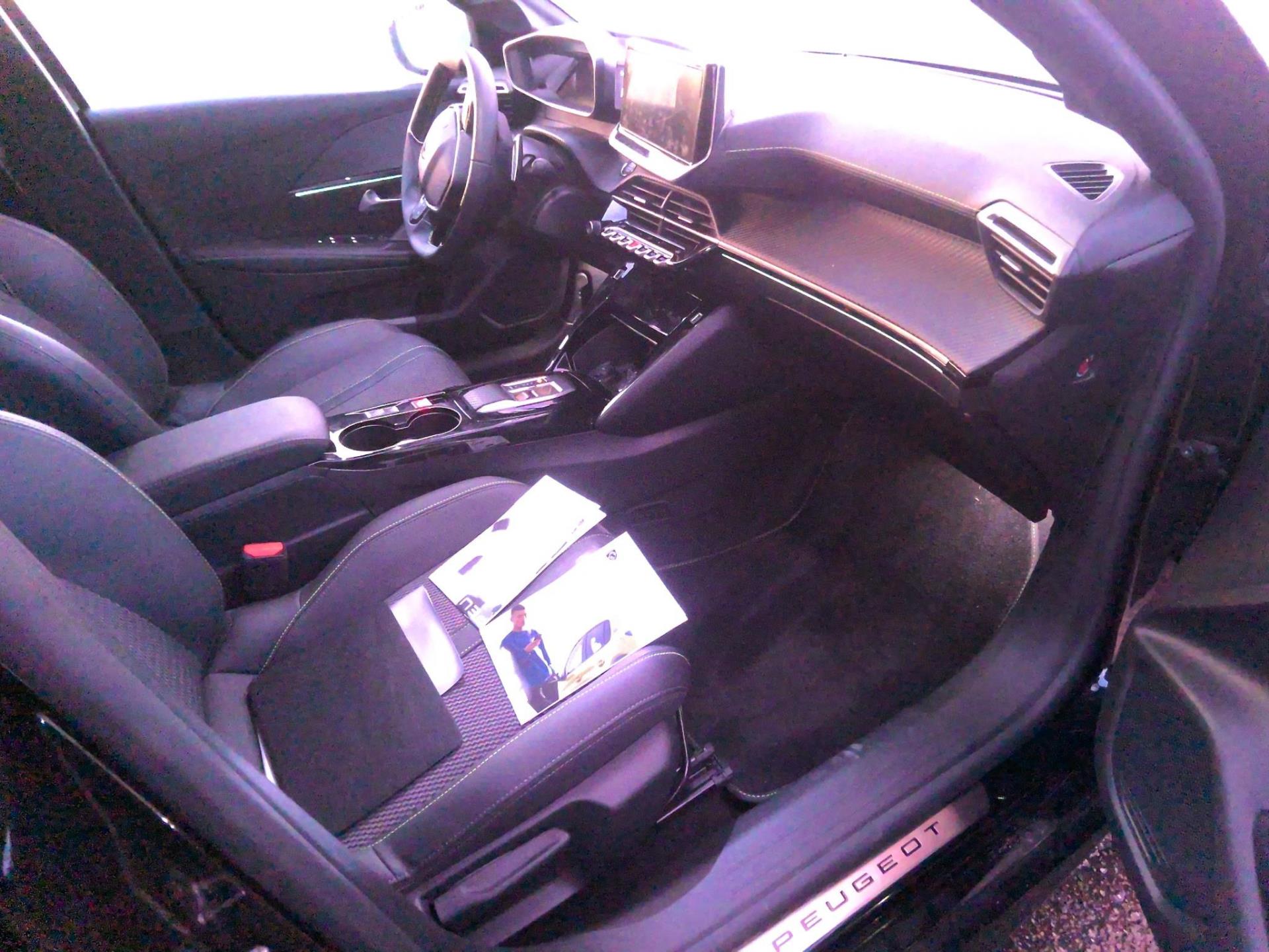 Peugeot 208 Hybrid 110 e-DCS6 GT 2025