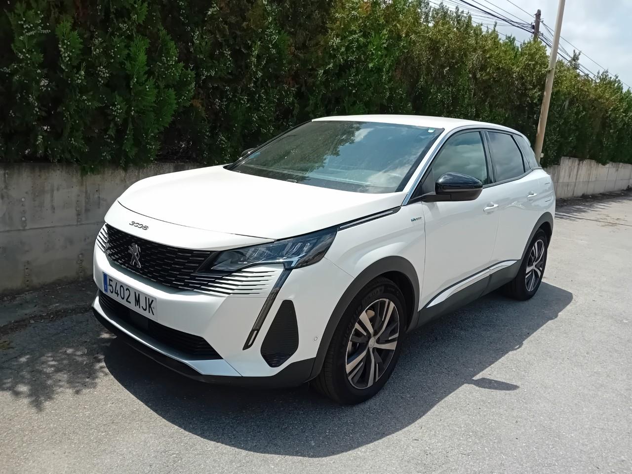 Foto Peugeot 3008 Hybrid 2