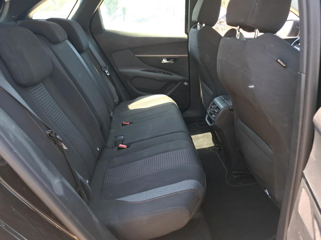 Peugeot 3008 BlueHDi 130ch S&S EAT8 Active Pack 2022