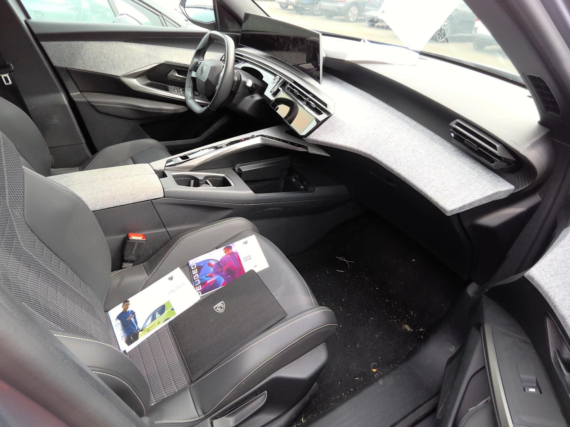 Peugeot 3008 Hybrid 136 e-DCS6 Allure 2024