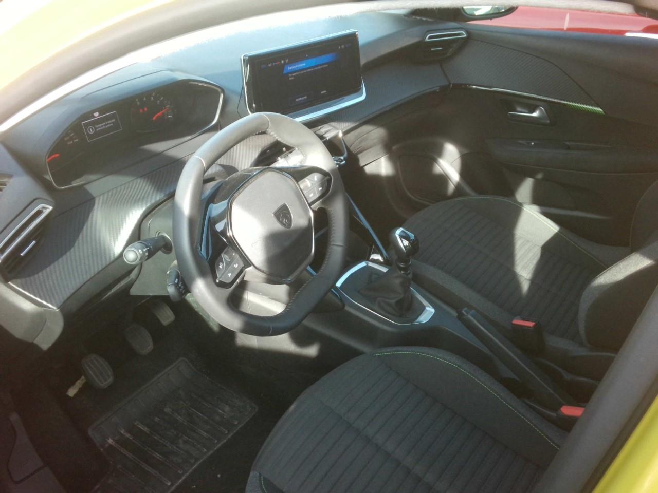 Foto Peugeot 208 4