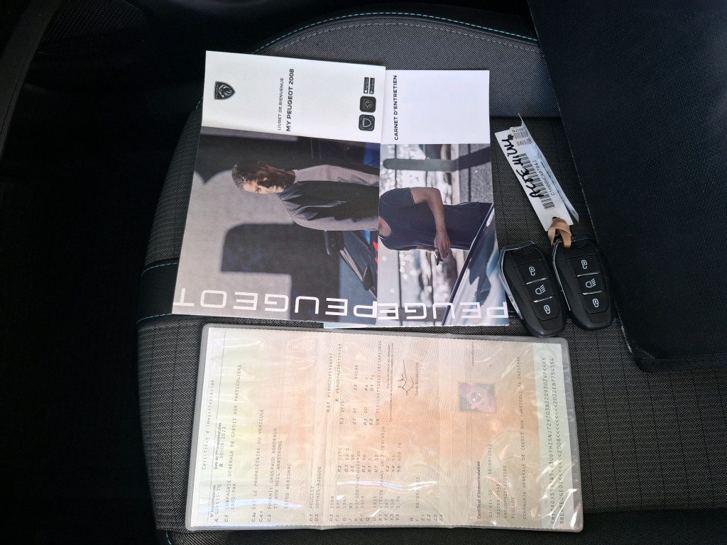 Peugeot 2008 BlueHDi 130 S&S EAT8 Allure Pack 2022