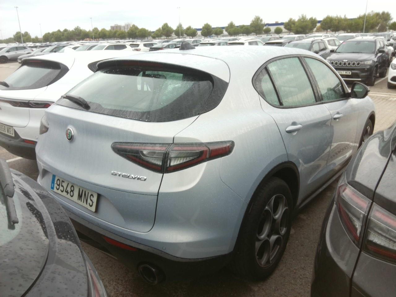 Foto Alfa Romeo Stelvio 10