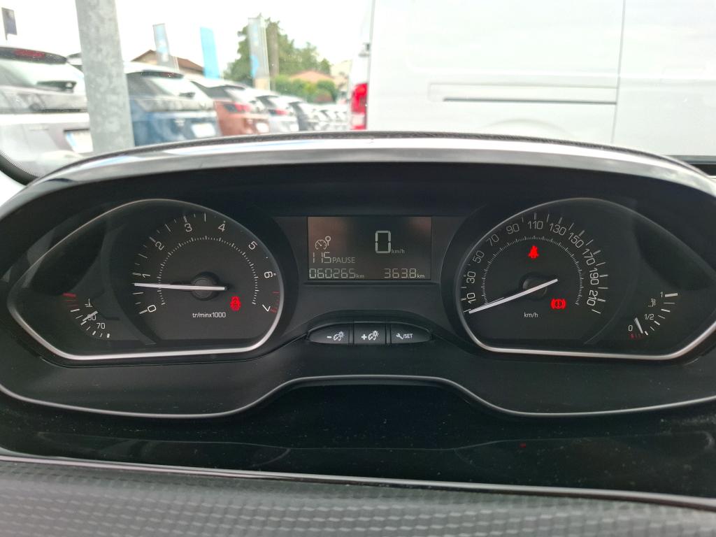Peugeot 208 1.2 PureTech 82ch BVM5 Style 2017