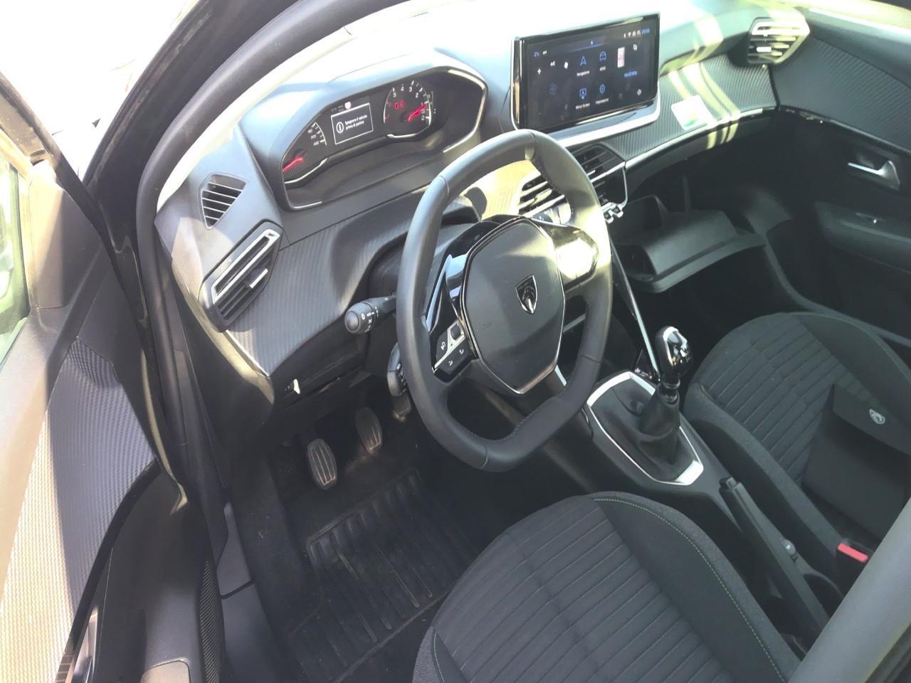 Foto Peugeot 208 11