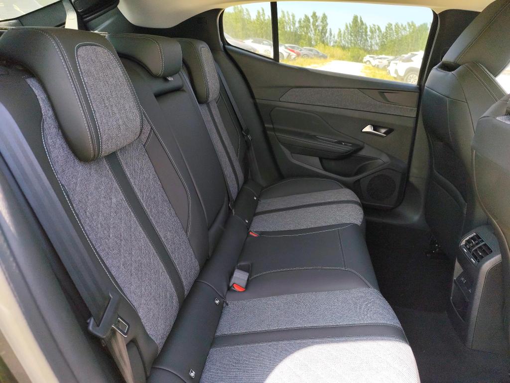 Peugeot 408 PHEV 225 e-EAT8 Allure Pack 2023