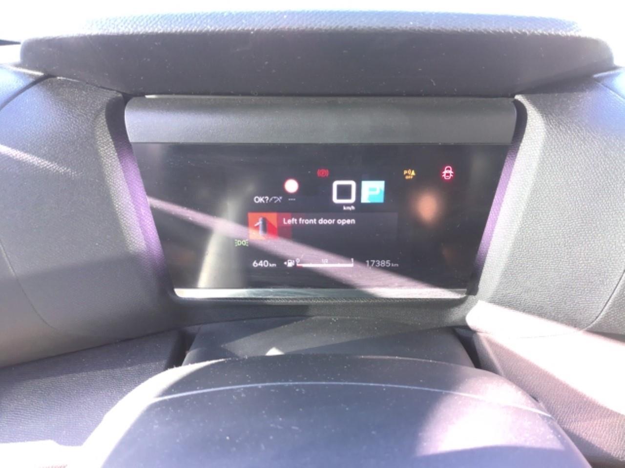 Foto Citroën C4 X 11