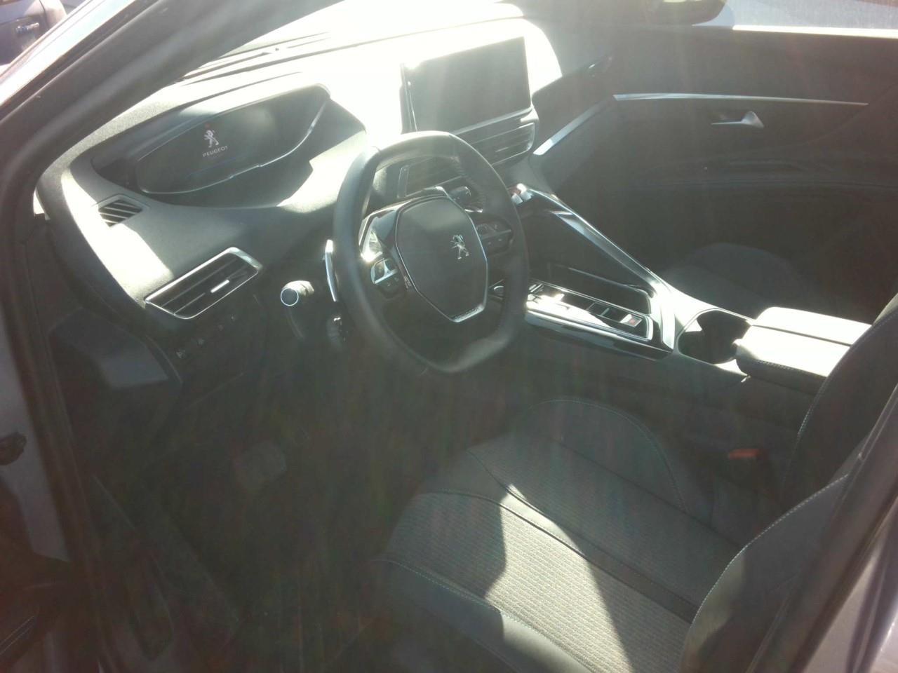 Foto Peugeot 3008 Hybrid 3
