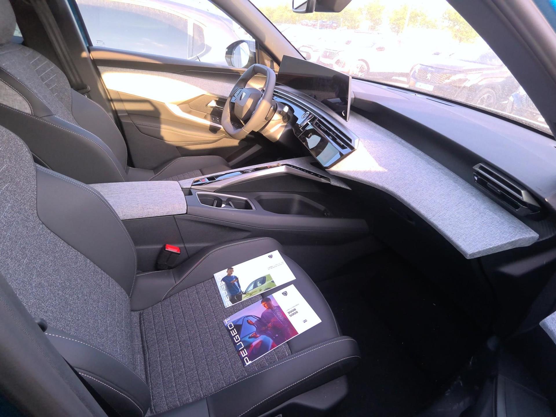Peugeot 3008 Hybrid 145 e-DCS6 Allure 2025