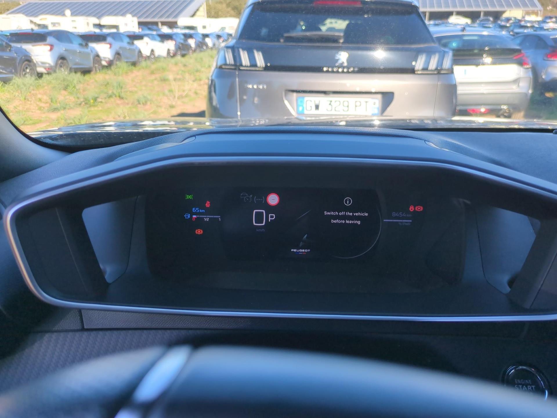 Peugeot 2008 Hybrid 136 e-DCS6 GT 2024