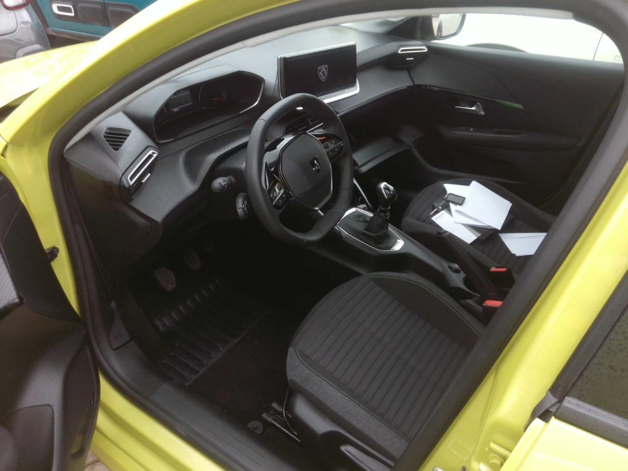 Foto Peugeot 208 10