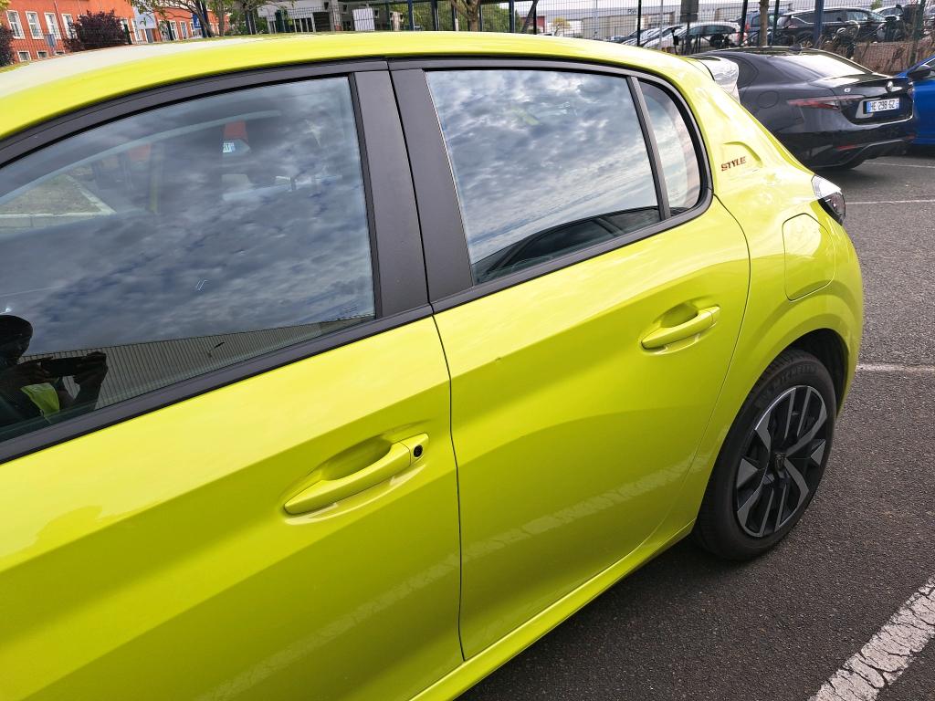 Peugeot 208 Hybrid 110 ch e-DCS6 Style 2025