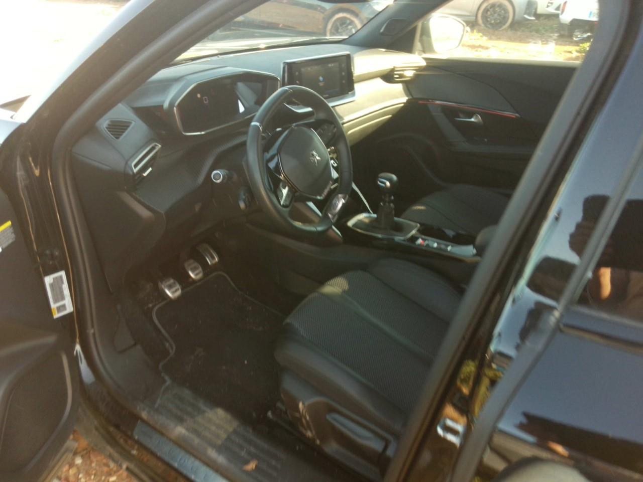 Foto Peugeot 2008 3