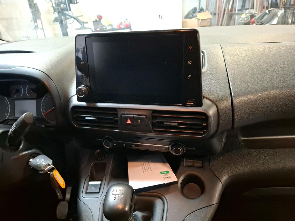 Opel COMBO CARGO 1.5 100 CH S/S L1H1 BVM6 STANDARD PACK CLIM 2022