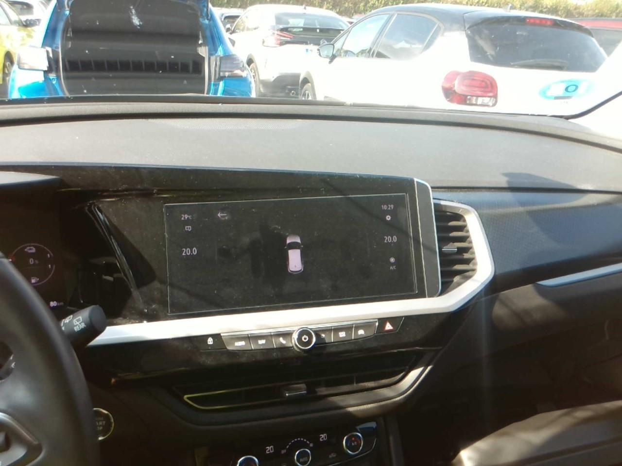 Foto Opel Grandland PHEV 11