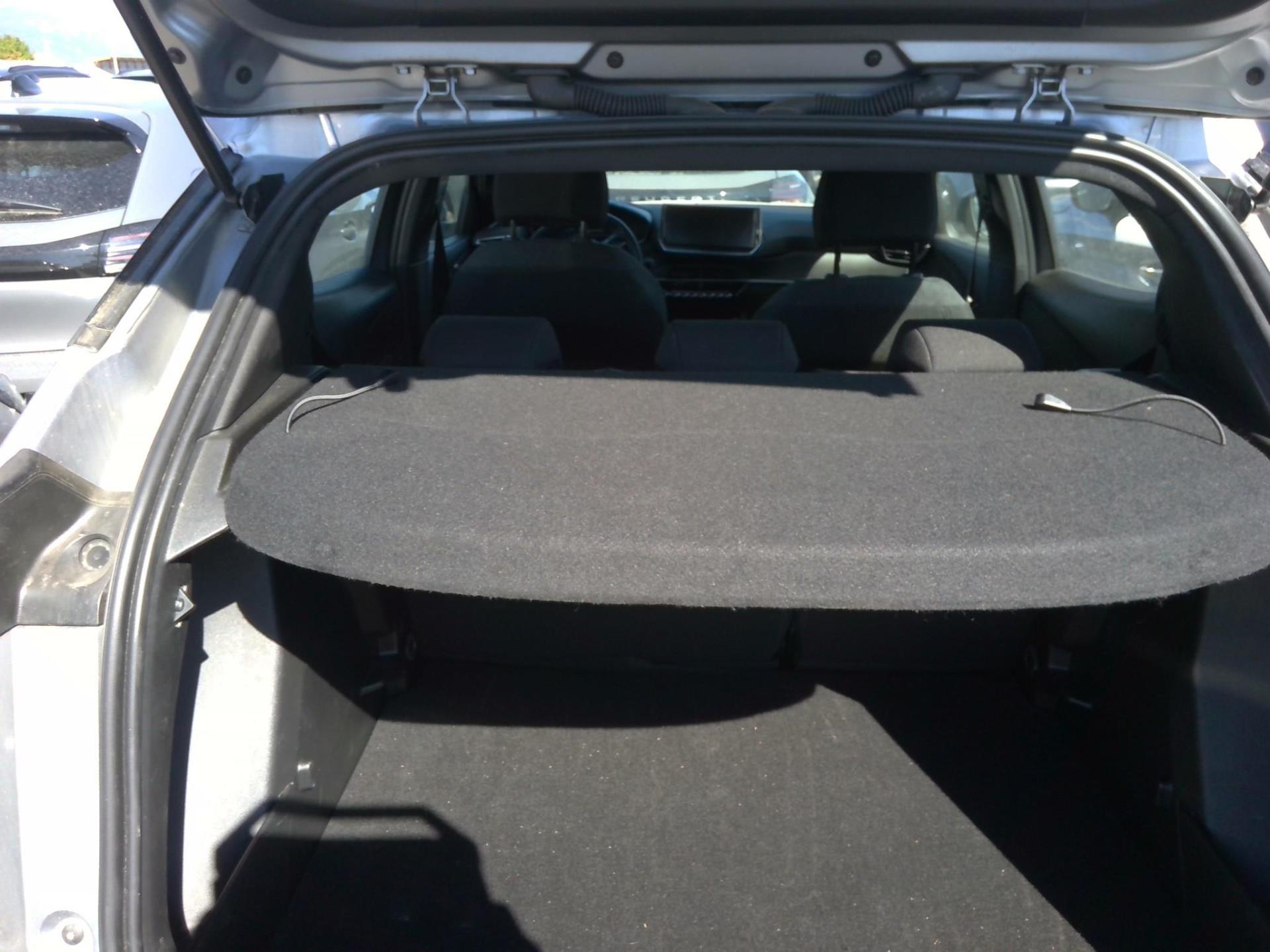 Peugeot 2008 Hybrid 136 e-DCS6 Style 2025