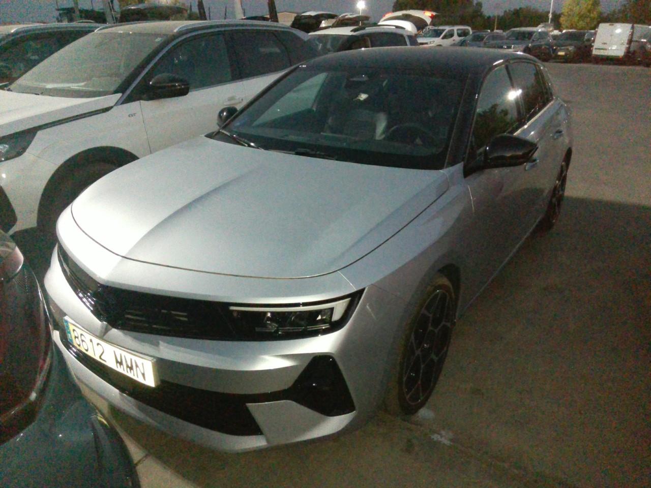 Foto Opel Astra PHEV 2