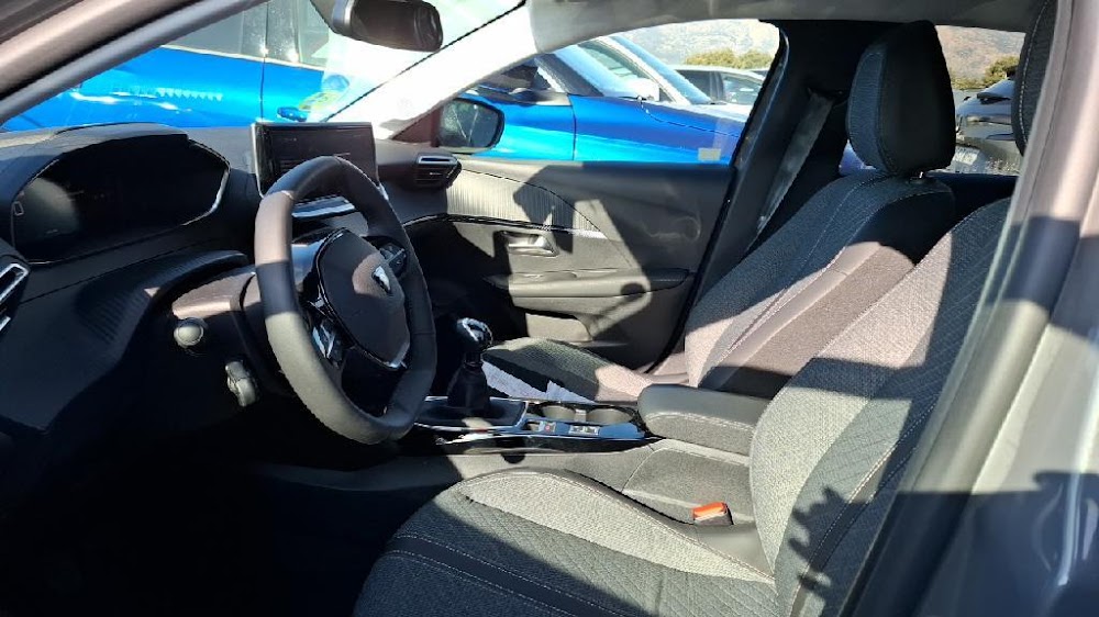 Foto Peugeot 208 12