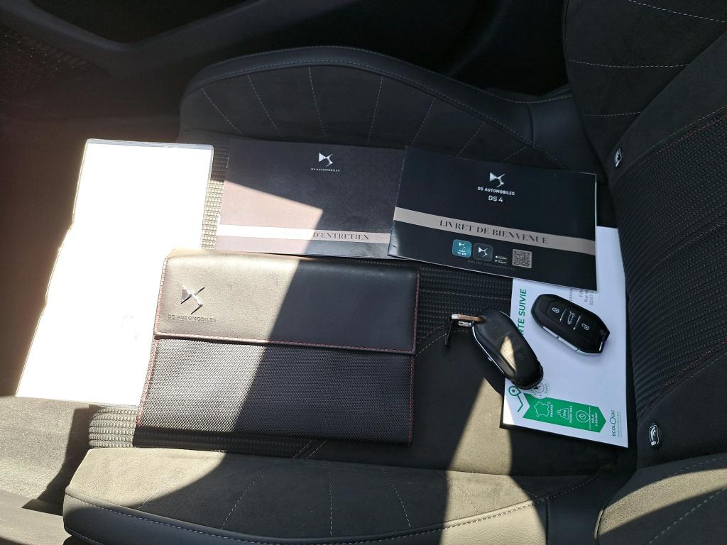 DS DS 4 BlueHDi 130 EAT8 Performance Line+ 2022