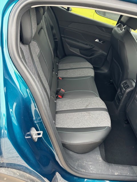 Foto Peugeot 408 9