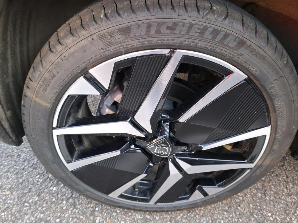 Peugeot 208 Hybrid 145 ch e-DCS6 GT 2025