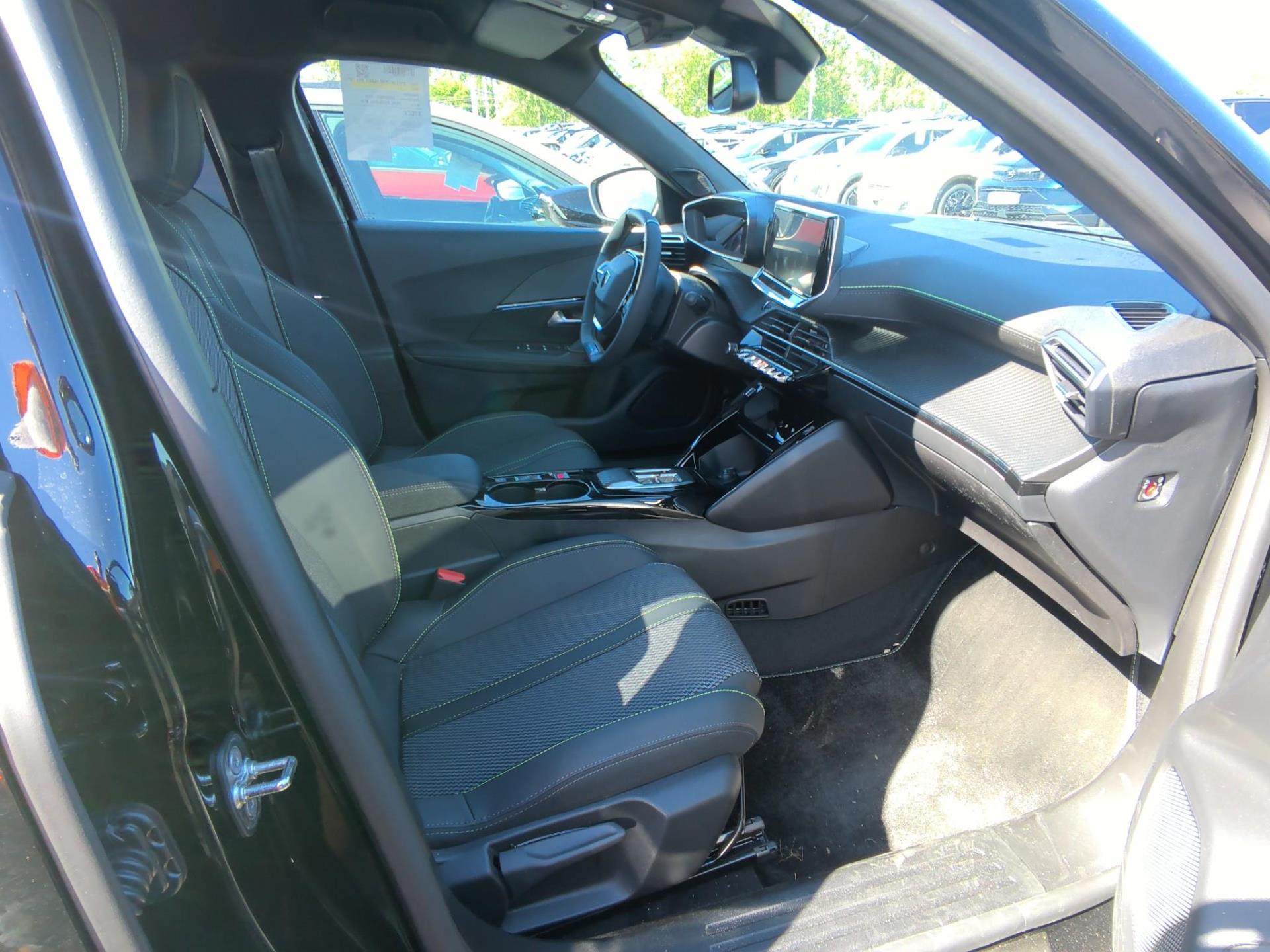 Peugeot 2008 Hybrid 145 ch e-DCS6 GT 2026