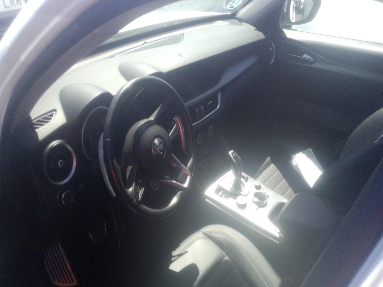 Foto Alfa Romeo Stelvio 3