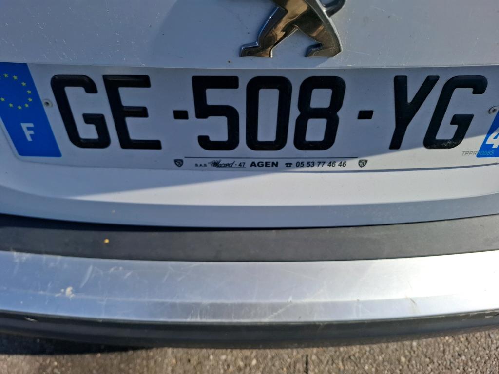 Peugeot 2008 BlueHDi 130 S&S EAT8 Allure 2022