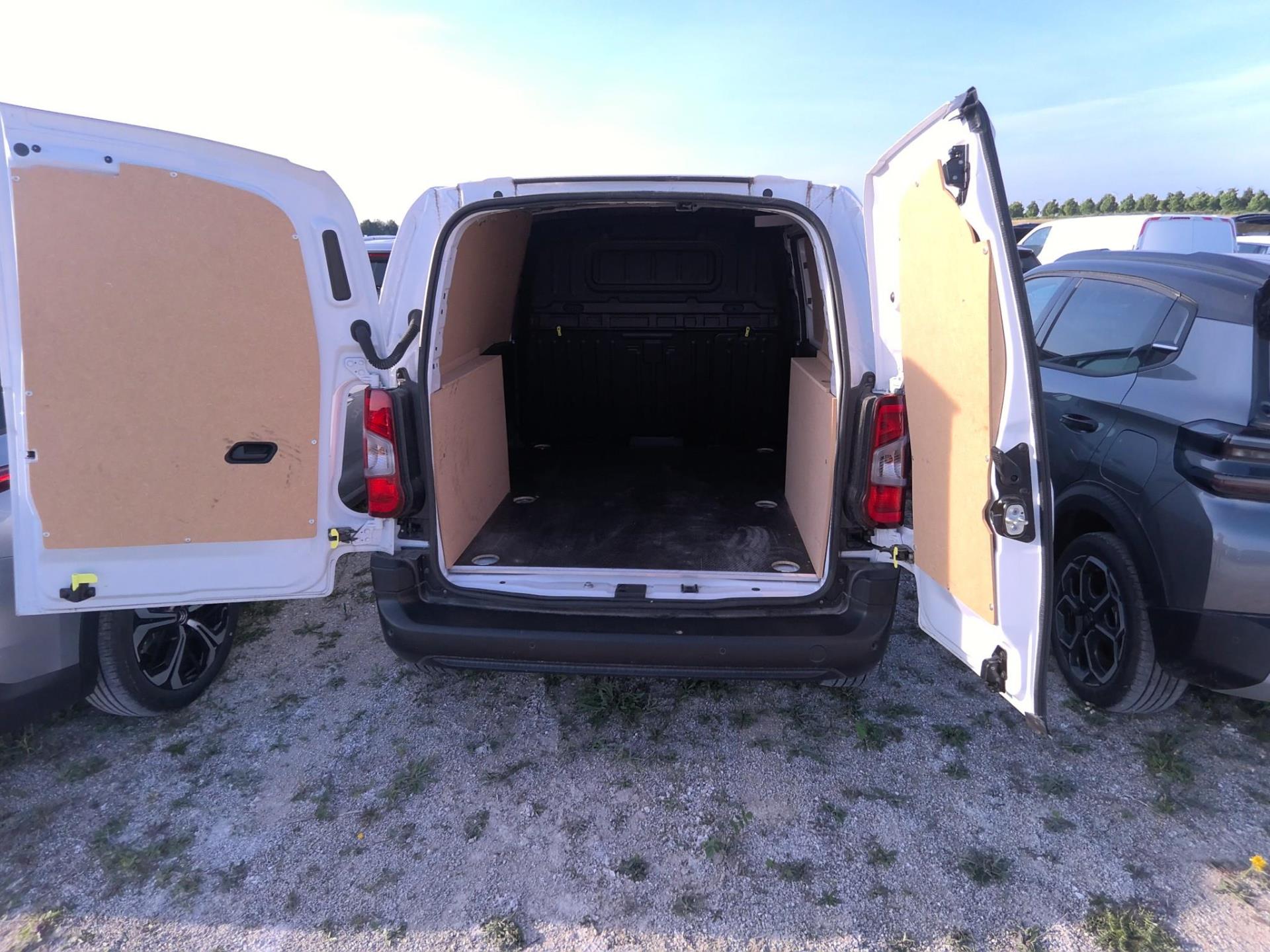 Peugeot PARTNER FOURGON STANDARD 1000 KG BLUEHDI 100 S&S BVM6 PREMIUM 2022