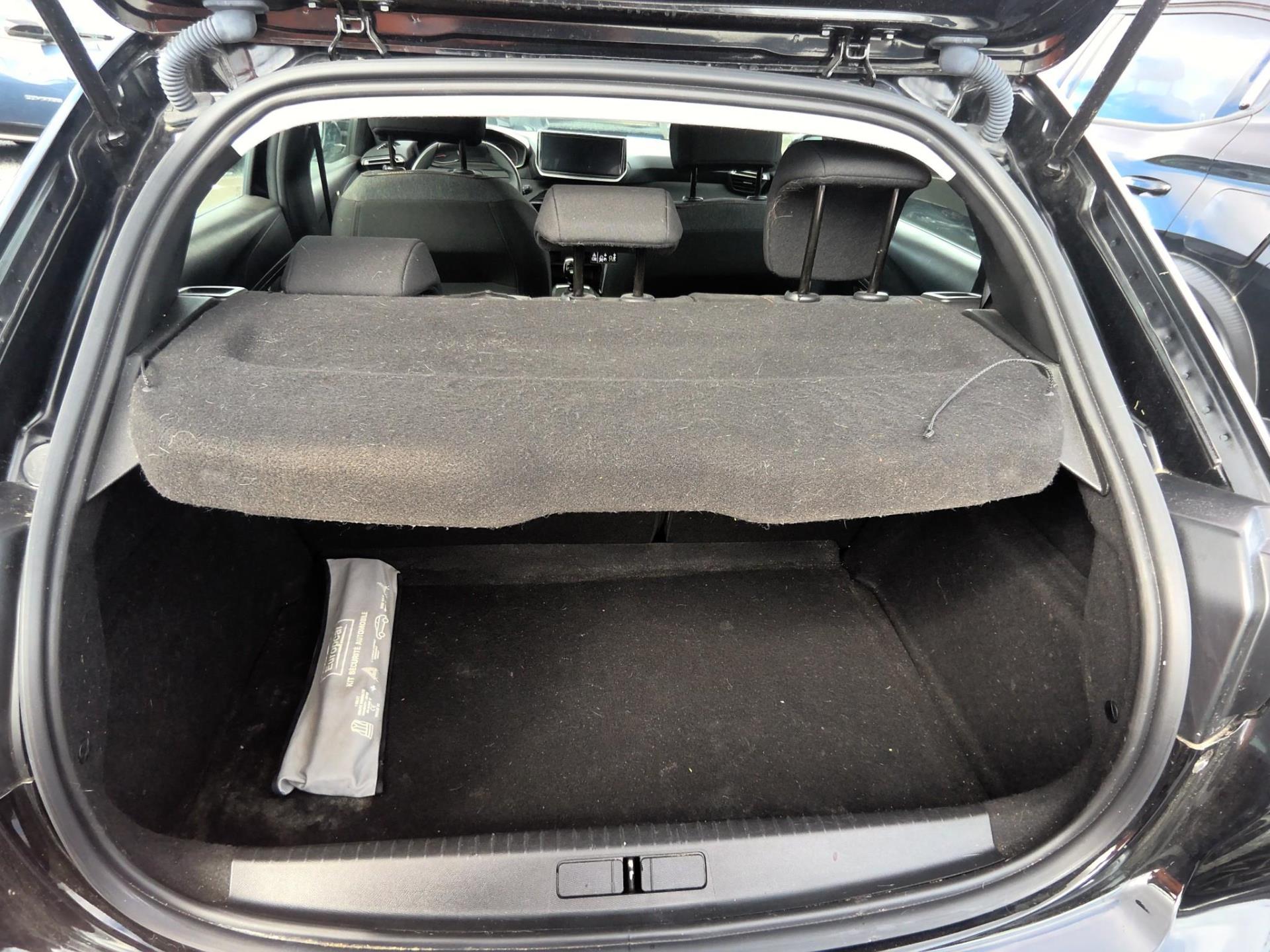 Peugeot 208 100 S&S BVM6 Style 2025