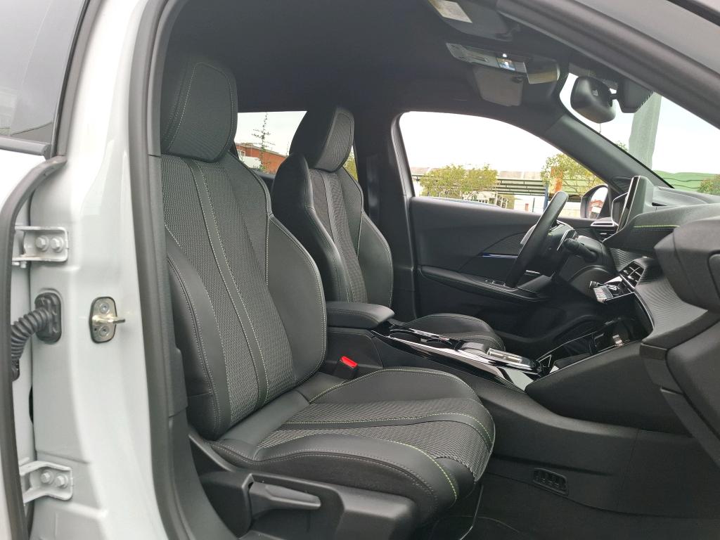Peugeot 2008 Hybrid 145 ch e-DCS6 GT 2025