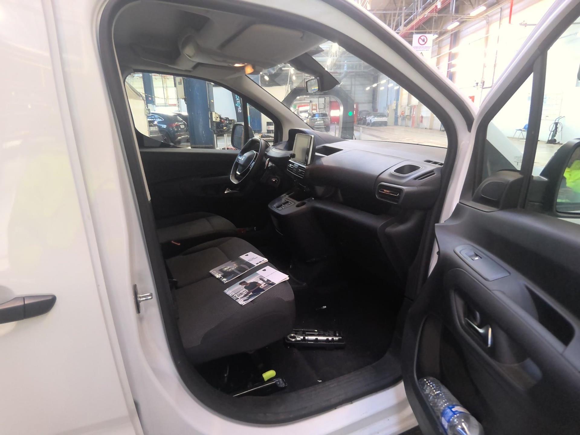 Peugeot PARTNER FOURGON M 1000 KG BLUEHDI 130 S&S EAT8 2024