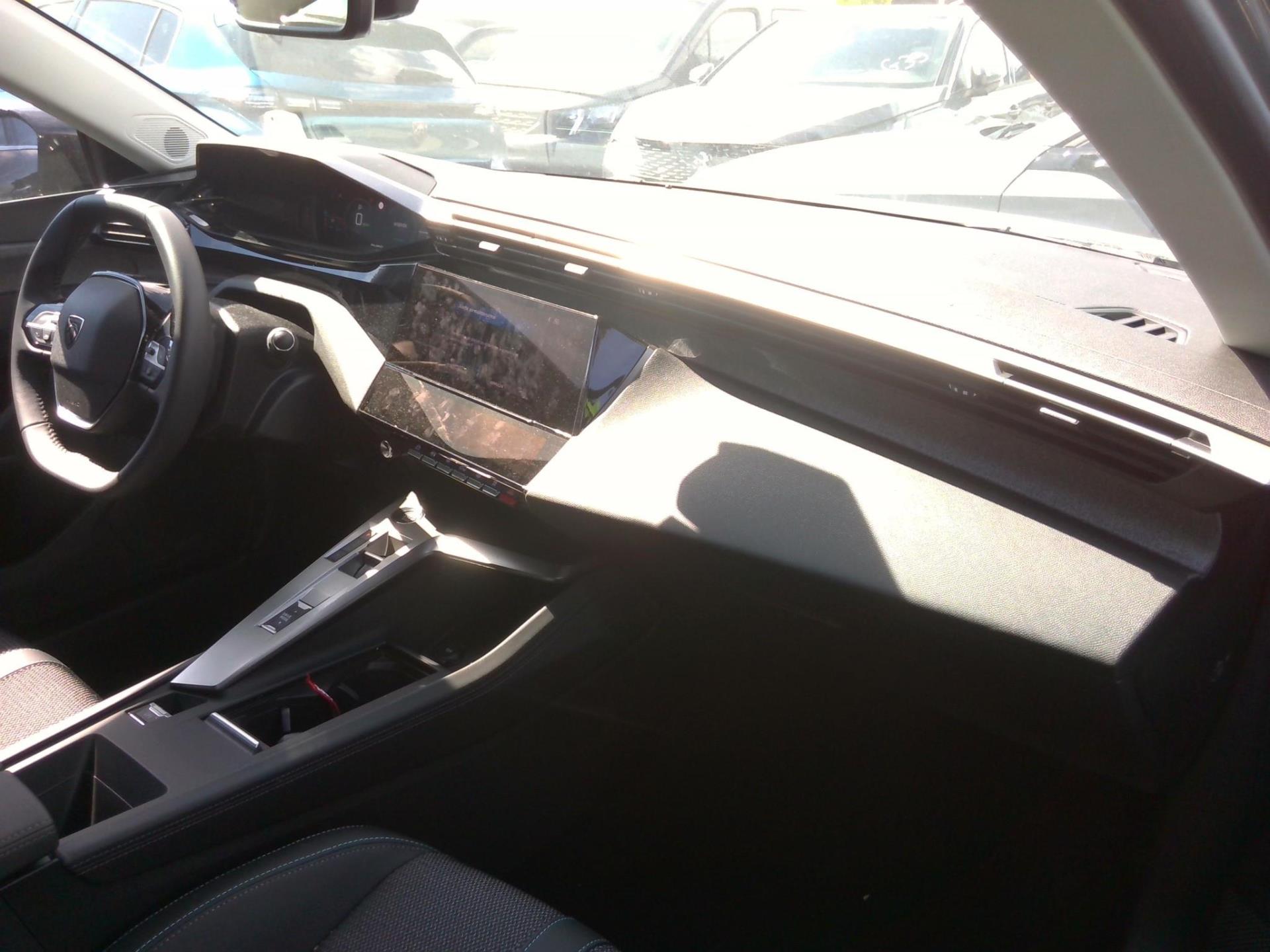 Peugeot 308 PHEV 180 e-EAT8 Allure 2024