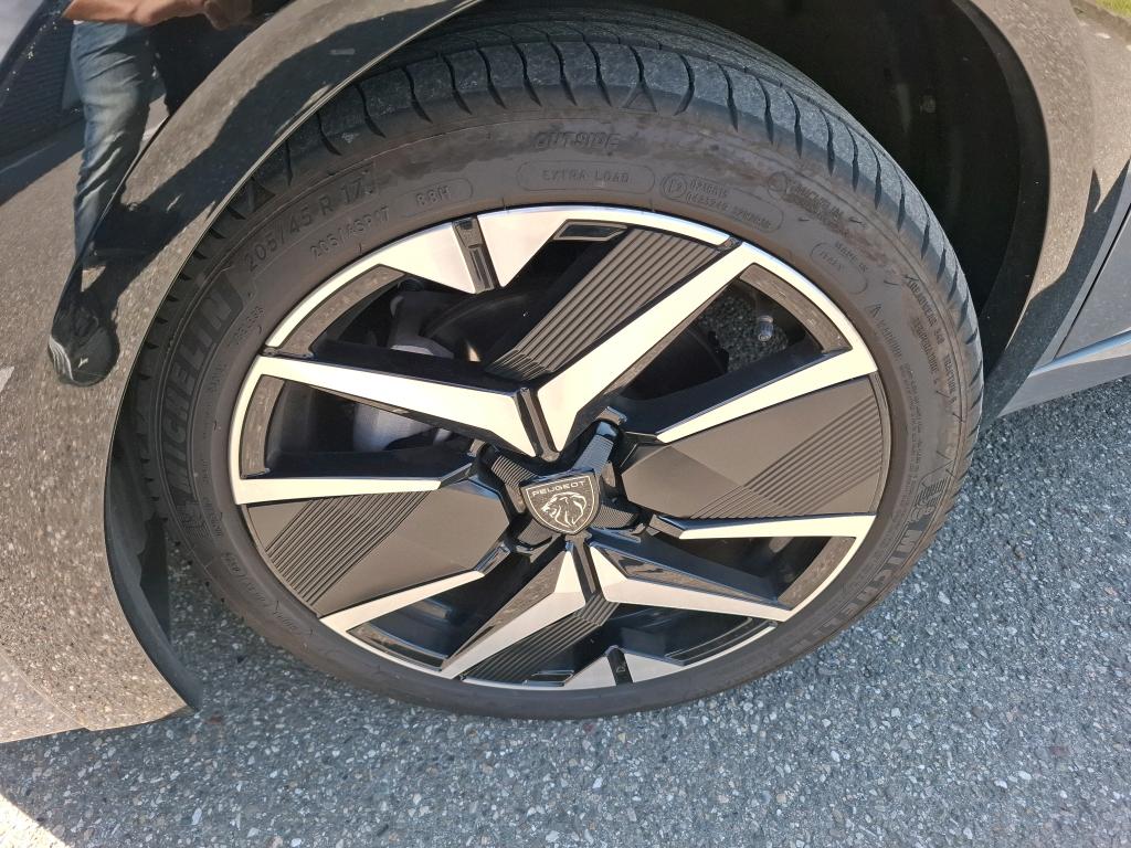 Peugeot 208 Hybrid 145 ch e-DCS6 GT 2025