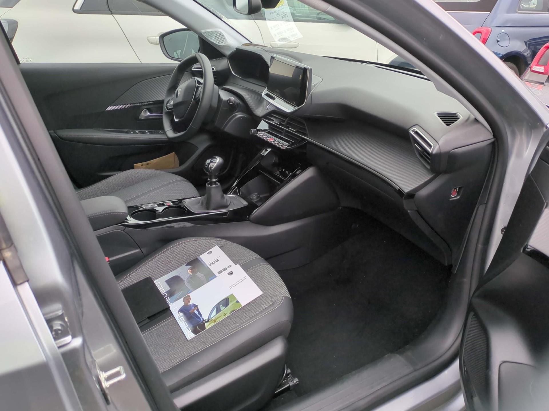 Peugeot 208 PureTech 100 S&S BVM6 Allure 2024