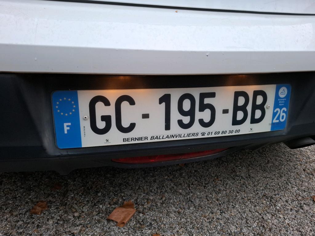 Peugeot 208 BLUEHDI 100 S&S BVM6 PREMIUM 2021