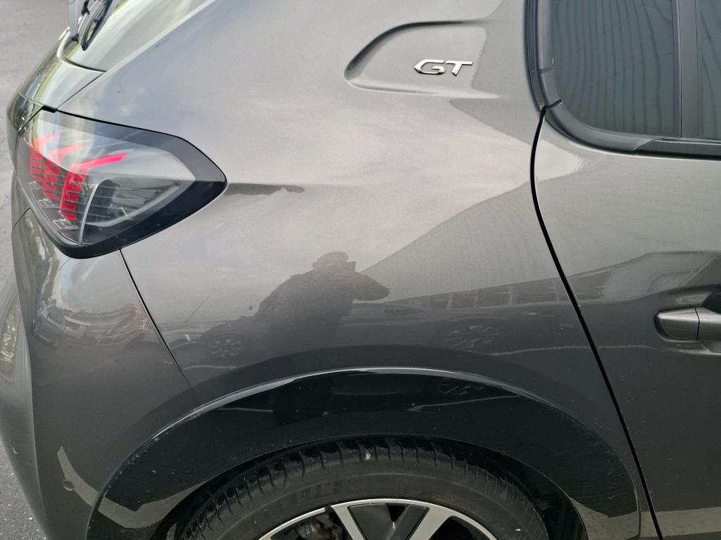 Peugeot 208 PureTech 100 S&S EAT8 GT 2022