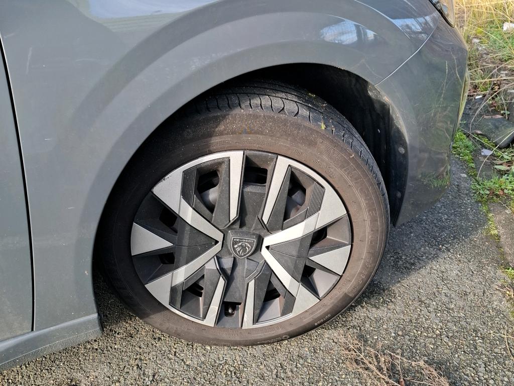 Peugeot 208 PureTech 100 S&S BVM6 Active 2024