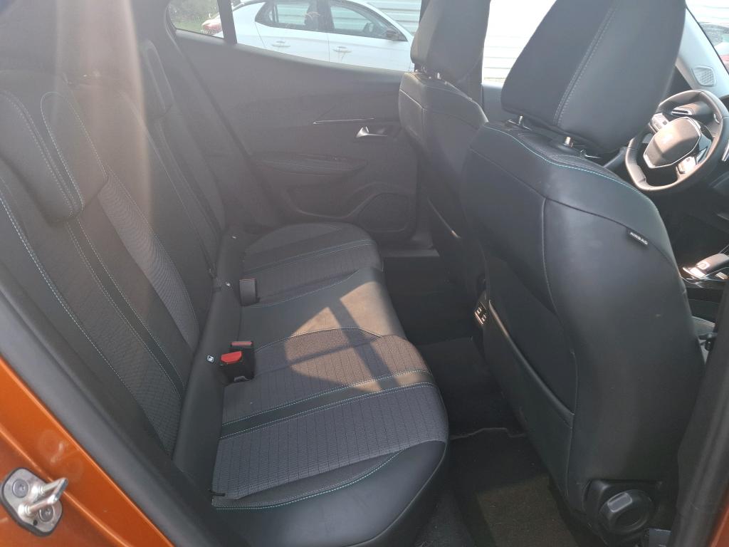 Peugeot 2008 BlueHDi 130 S&S EAT8 Allure 2021