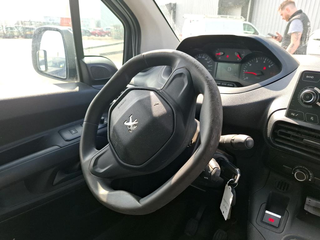 Peugeot PARTNER FOURGON STANDARD 650 KG BLUEHDI 100 S&S BVM5 PREMIUM 2019