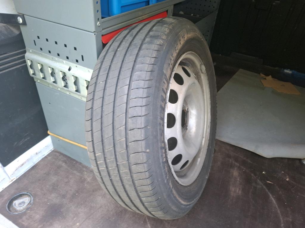 Peugeot PARTNER FOURGON LONG 950 KG BLUEHDI 130 S&S EAT8 ASPHALT 2021